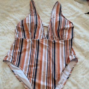 Womens Cupshe One piece swimsuit. New without tags.